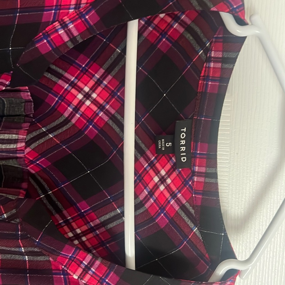 Torrid size 5 (28) blouse